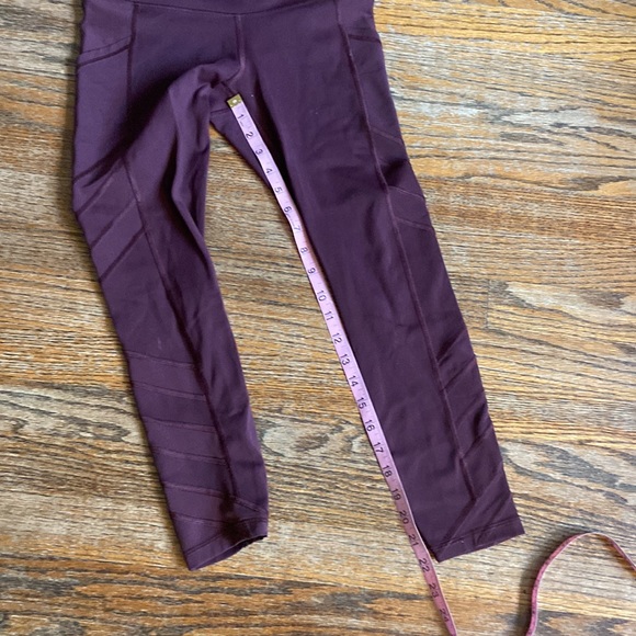 Maroon capri Athleta leggings - Picture 5 of 7